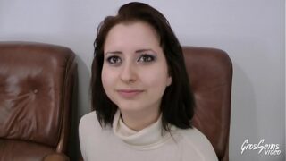 Tina la Bulgare parle la langue du sexe 13 min